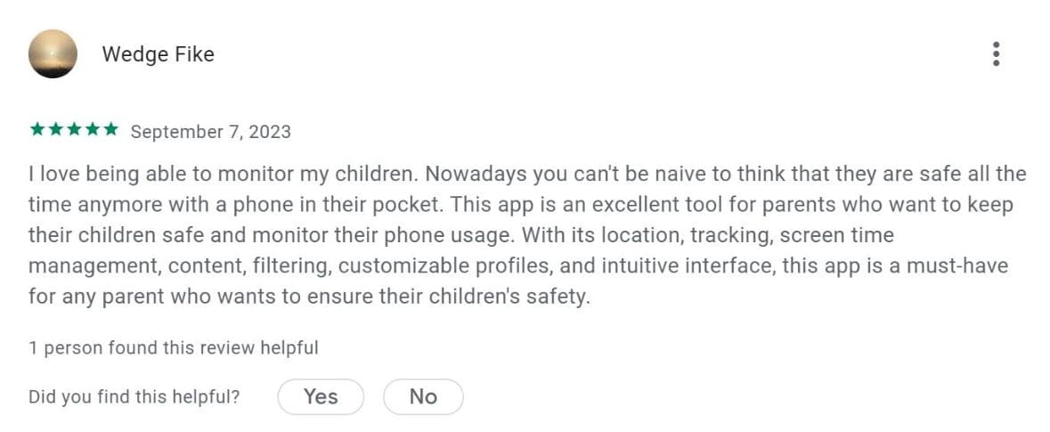 Una imagen de la reseña positiva de un cliente sobre AT&T Secure Family en Google Play