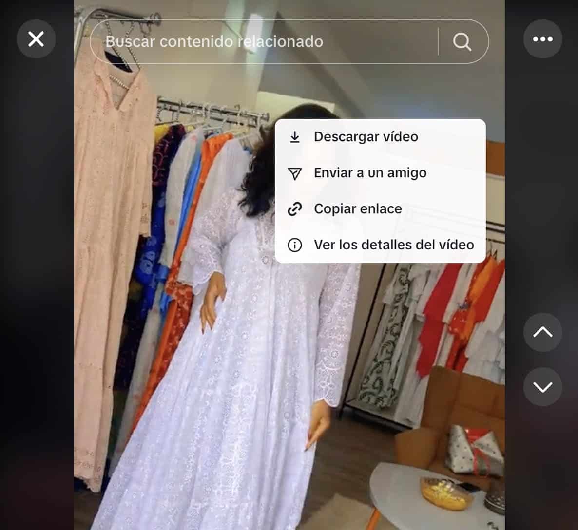 Haz clic con el botón derecho en un vídeo para descargarlo, enviarlo, copiar el enlace y ver los detalles del vídeo.