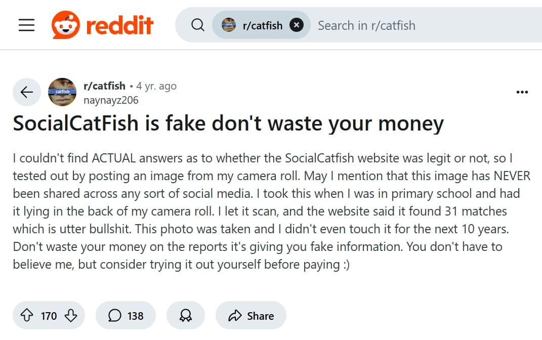 Un usuario se queja de Social Catfish en Reddit.