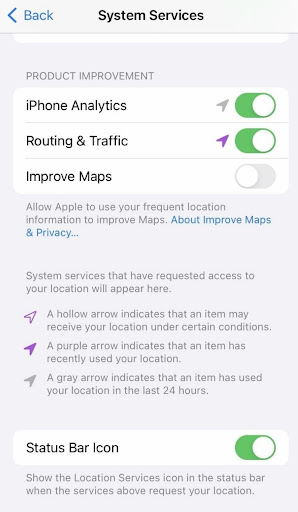 Capture d'écran des paramètres de l'iPhone avec la signification des couleurs des icônes de localisation