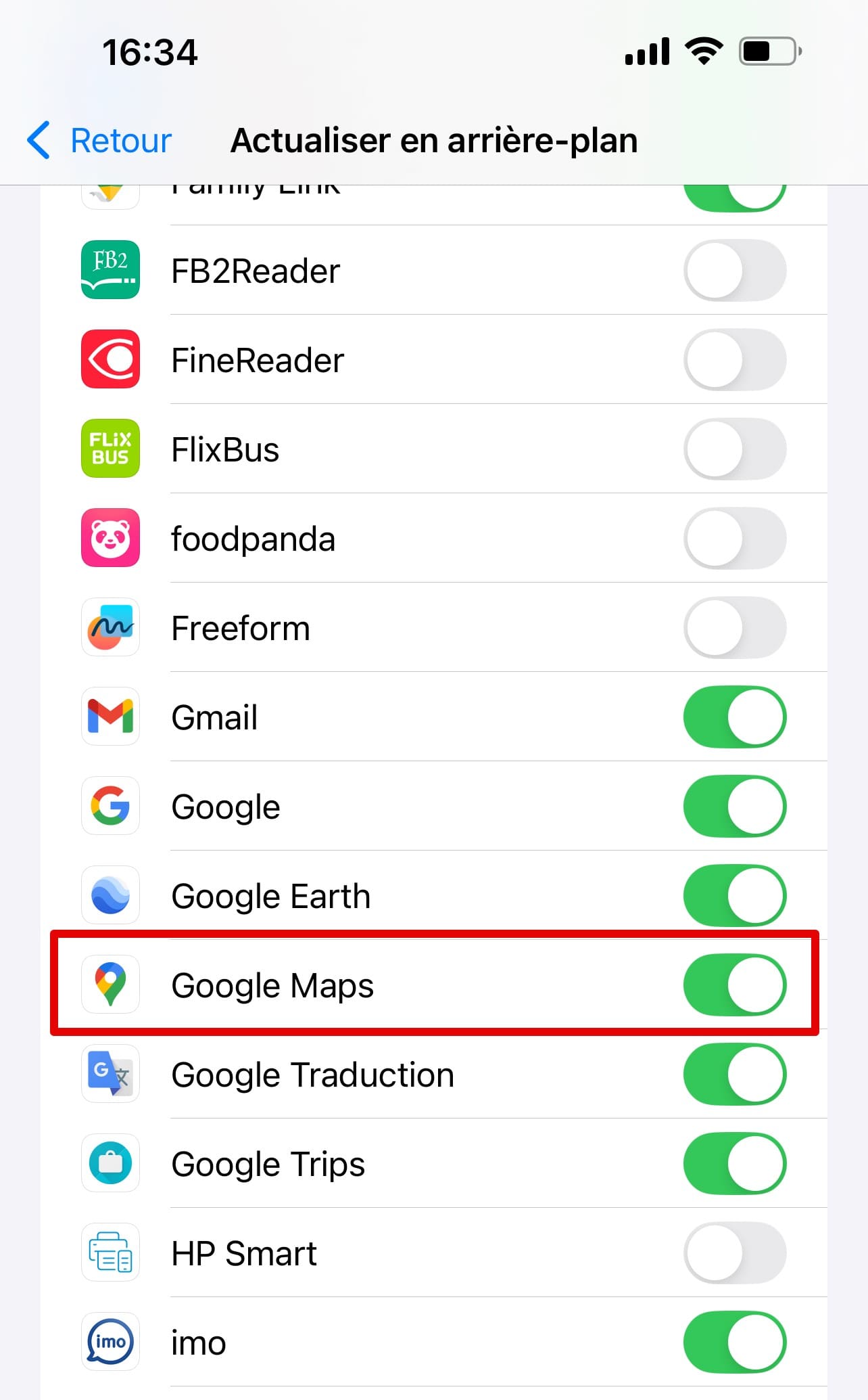 Comment activer l'actualisation des applications en arrière-plan sur l'iPhone en activant le bouton de basculement à côté de Google Maps