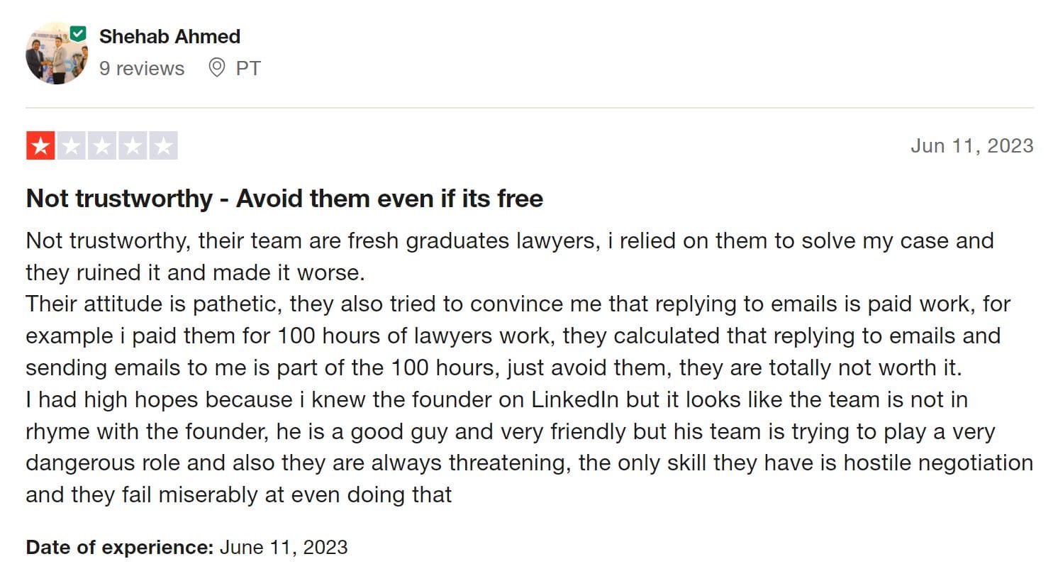 An image of a negative customer review about Truecaller on Trustpilot