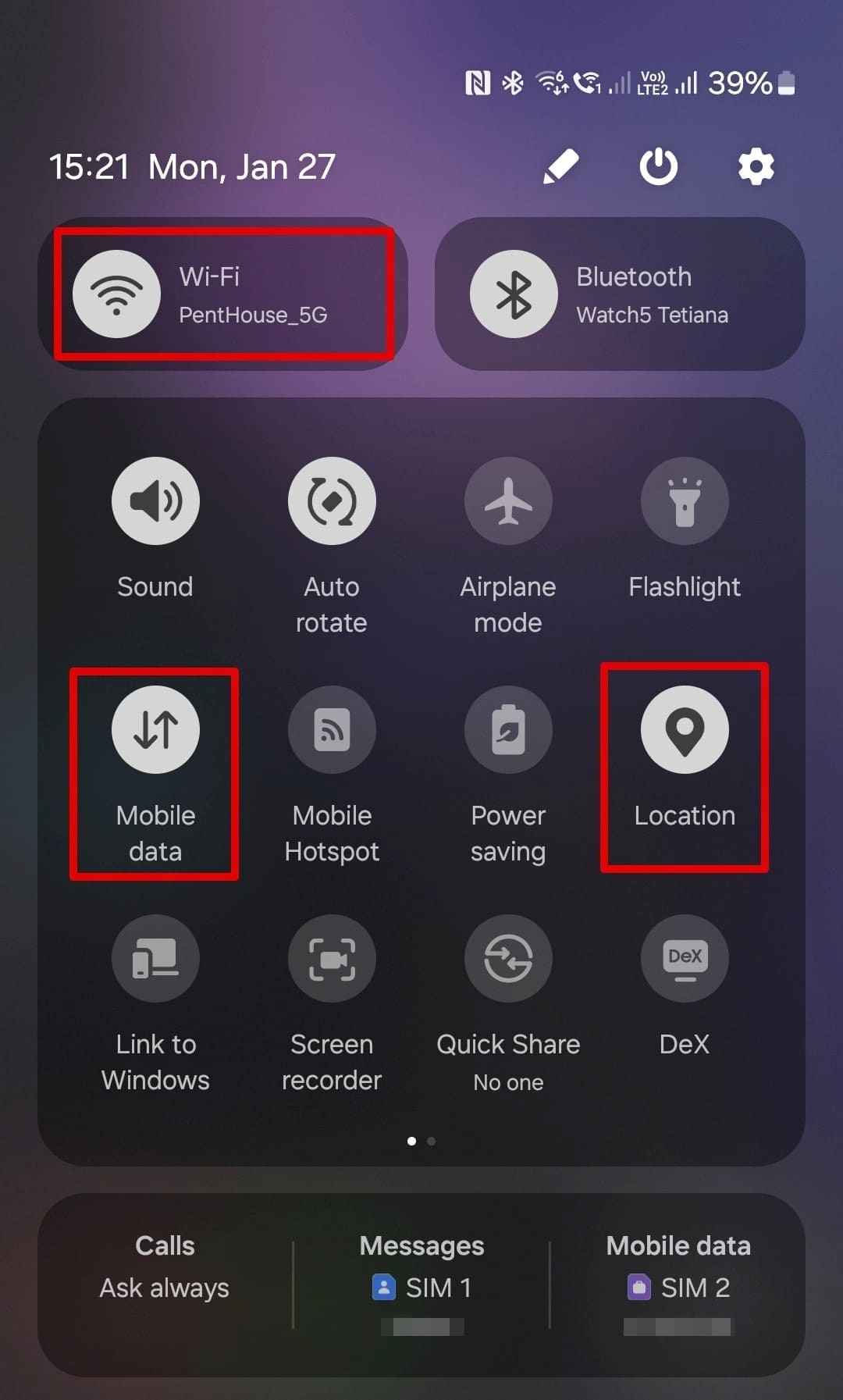 Open the top panel on your mobile phone and check if the Internet is turned on.